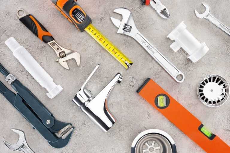Basic Tools Every Sydney Homeowner Should Have, and When to Call a Plumber