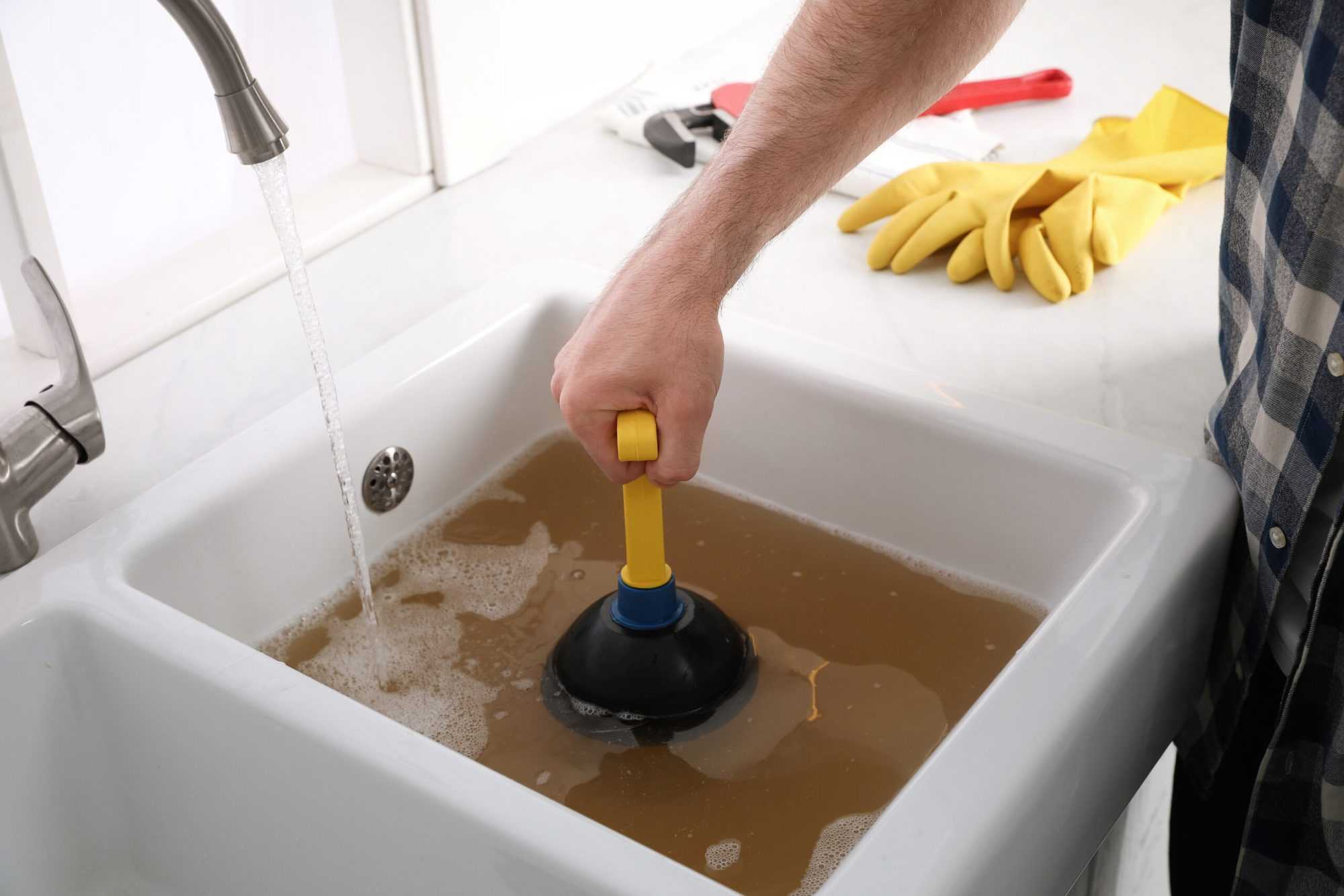 Simple Bathroom Maintenance Tips for Beginners Knowing When to Call Dan's Plumbing